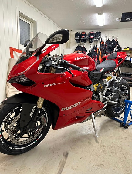 Ducati 1199 Panigale 2 of 13