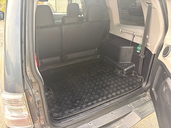 Mitsubishi Pajero 24 of 30