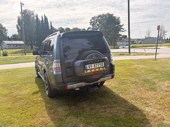 Mitsubishi Pajero 9 of 30