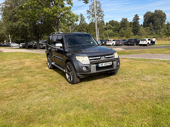 Mitsubishi Pajero 3 of 30