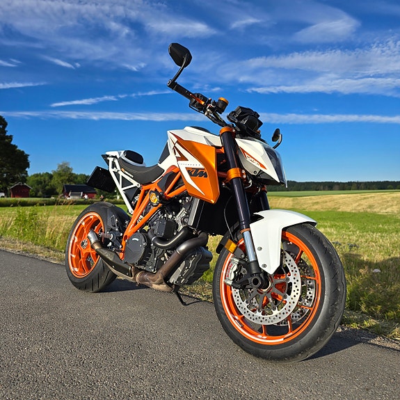KTM 1290 Super Duke R 5 of 7
