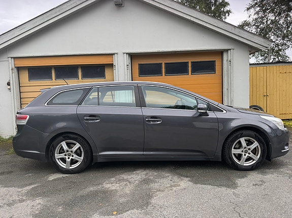 Toyota Avensis 6 of 23