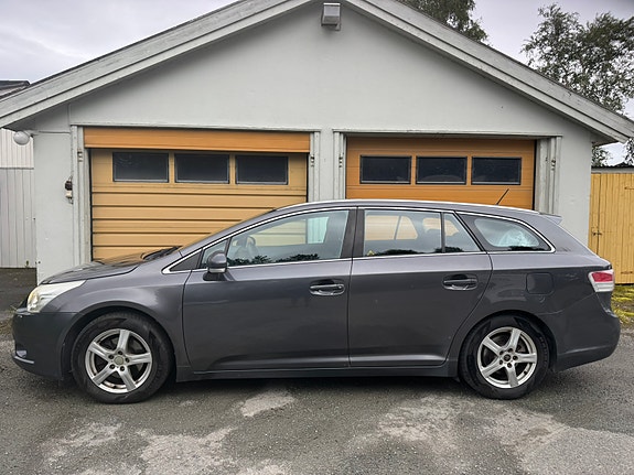 Toyota Avensis 7 of 23