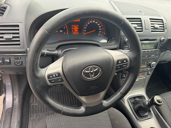 Toyota Avensis 13 of 23