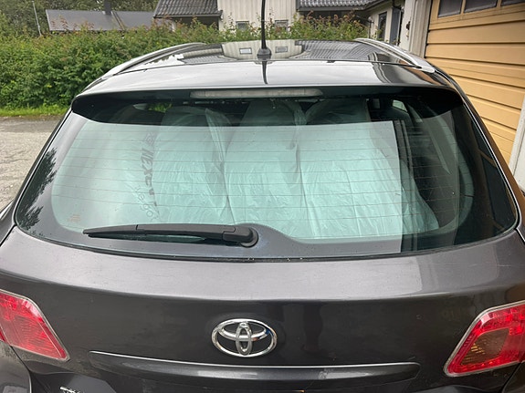 Toyota Avensis 23 of 23