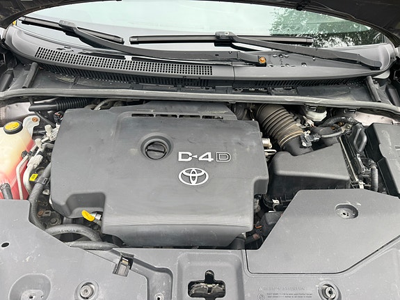 Toyota Avensis 21 of 23