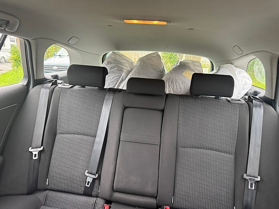 Toyota Avensis 12 of 23
