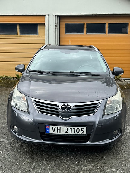 Toyota Avensis 3 of 23