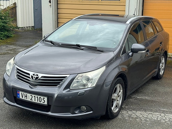 Toyota Avensis 2 of 23