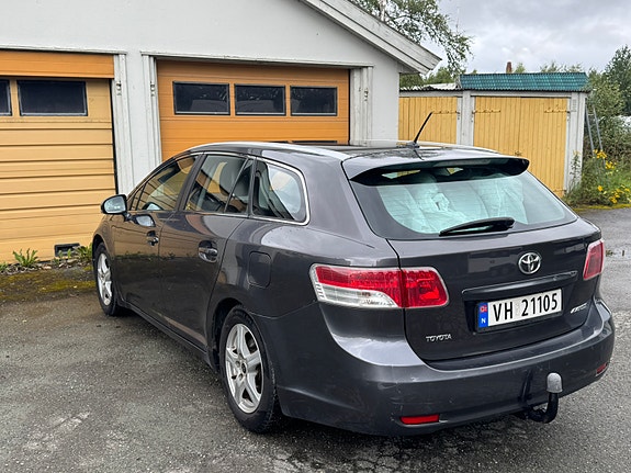 Toyota Avensis 5 of 23