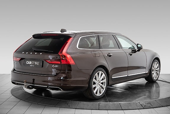 Volvo V90 10 of 29