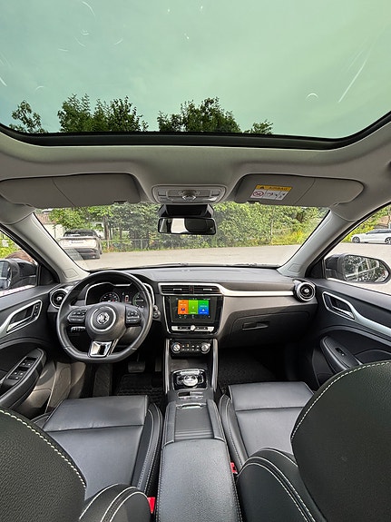 MG ZS EV 9 of 12