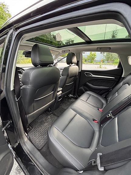 MG ZS EV 11 of 12