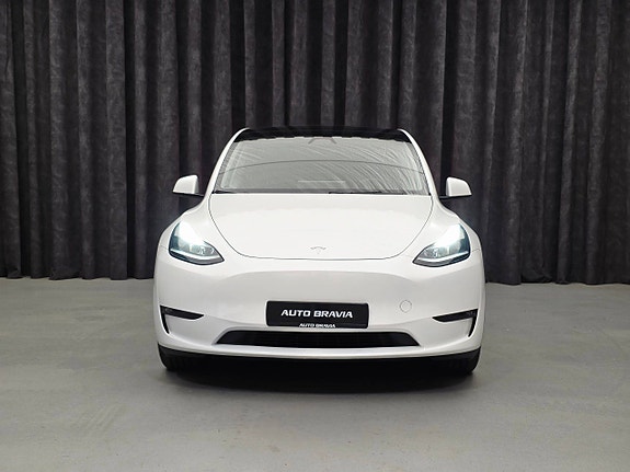 Tesla Model Y 2 of 30