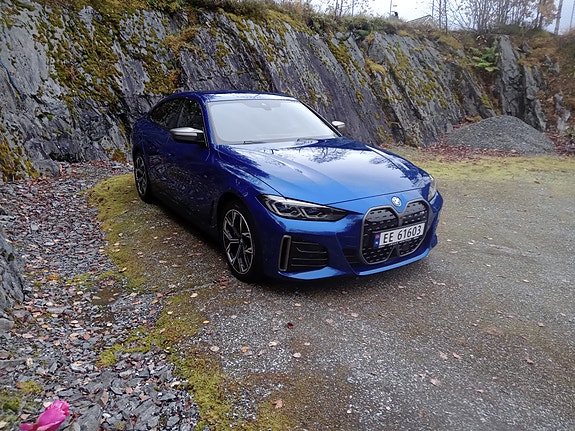BMW i4 10 of 12