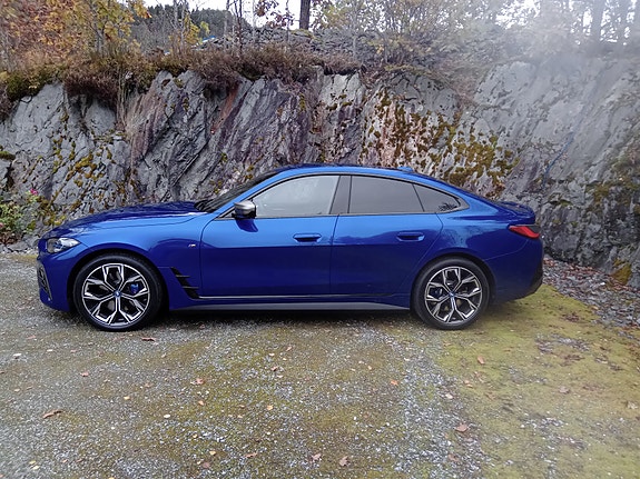 BMW i4 9 of 12