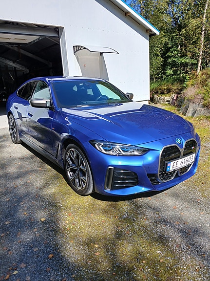 BMW i4 2 of 12