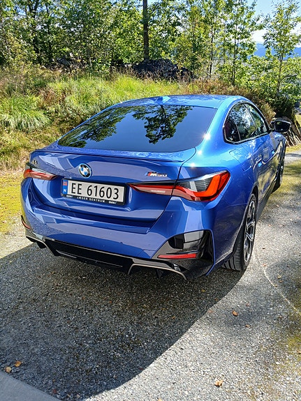 BMW i4 3 of 12