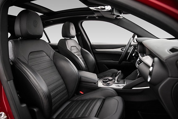 Alfa Romeo Stelvio 15 of 28