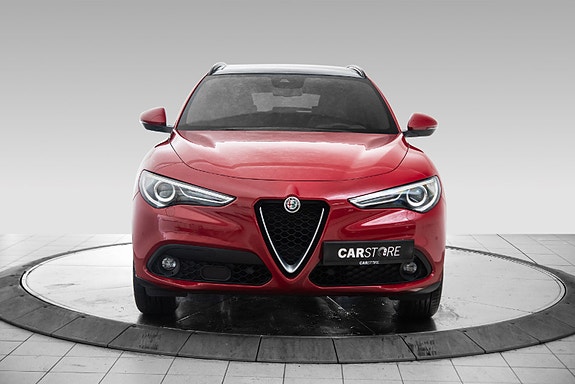 Alfa Romeo Stelvio 5 of 28