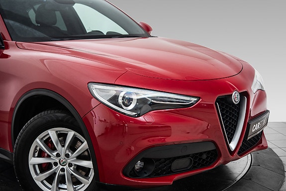Alfa Romeo Stelvio 7 of 28