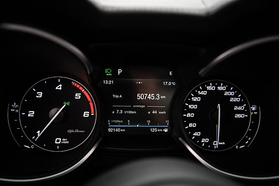 Alfa Romeo Stelvio 18 of 28