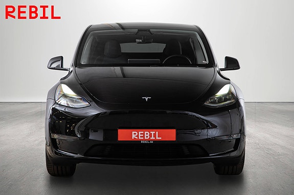 Tesla Model Y 3 of 28
