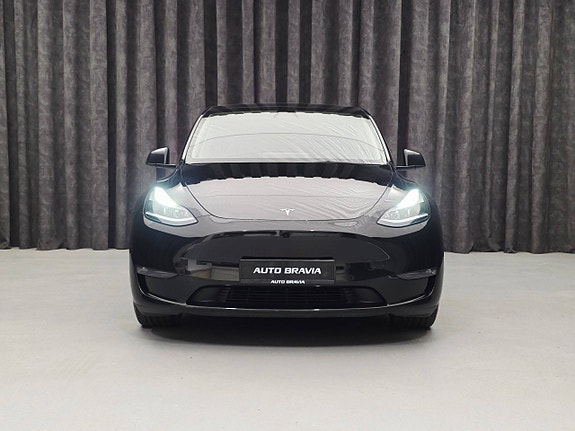 Tesla Model Y 2 of 30