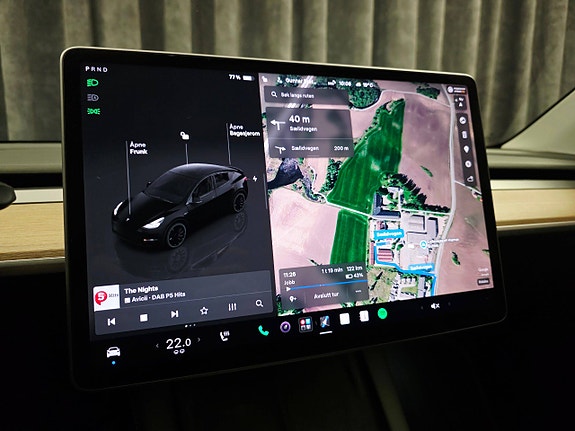 Tesla Model Y 26 of 30