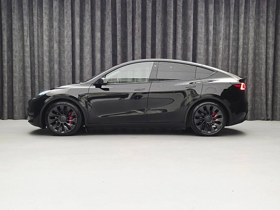 Tesla Model Y 4 of 30