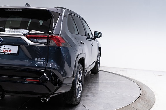 Toyota RAV4 Plug-in Hybrid 8 of 30