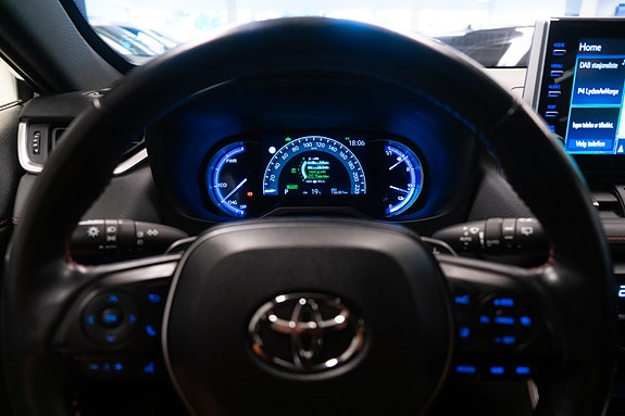 Toyota RAV4 Plug-in Hybrid 29 of 30