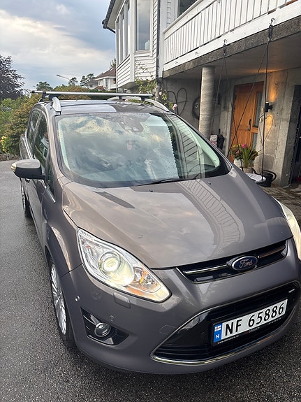 Ford Grand C-MAX 8 of 12