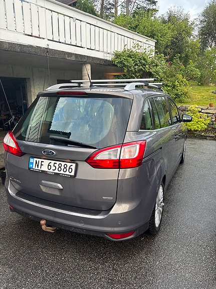 Ford Grand C-MAX 9 of 12