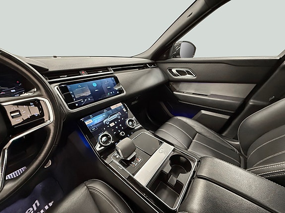 Land Rover Range Rover Velar 17 of 28