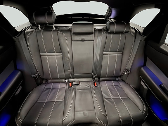 Land Rover Range Rover Velar 10 of 28