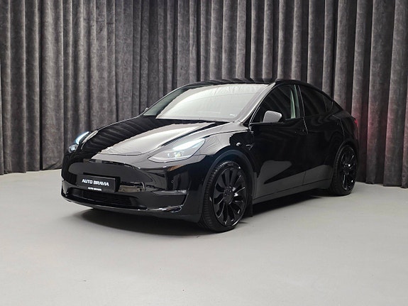 Tesla Model Y 3 of 30