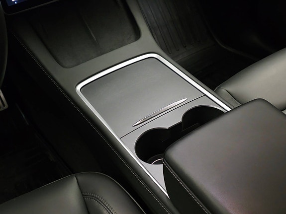 Tesla Model Y 30 of 30