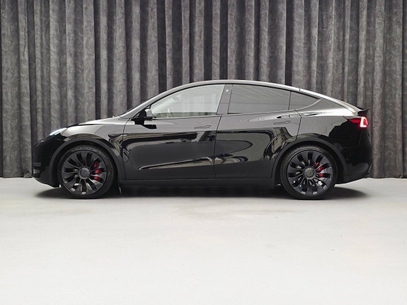 Tesla Model Y 4 of 30