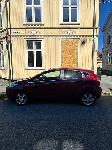 Ford Fiesta 5 of 14