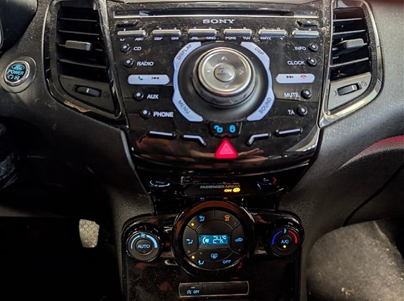 Ford Fiesta 12 of 14