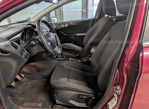 Ford Fiesta 10 of 14