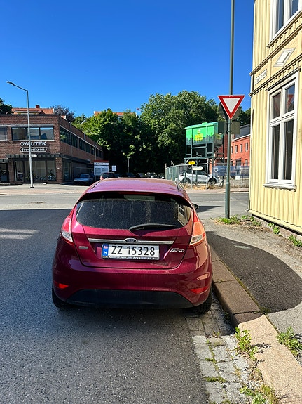 Ford Fiesta 2 of 14
