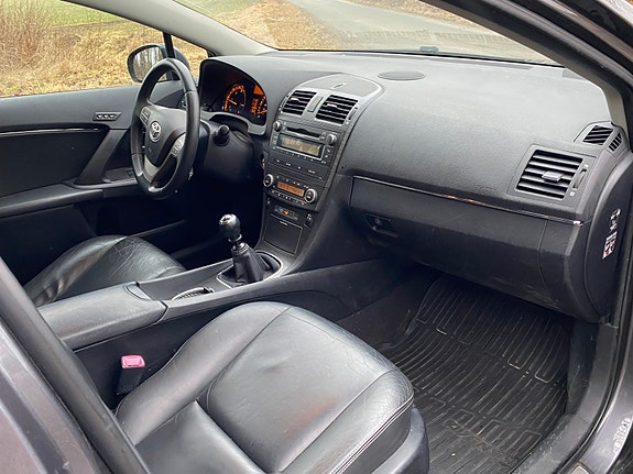 Toyota Avensis 11 of 23