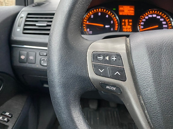 Toyota Avensis 17 of 23