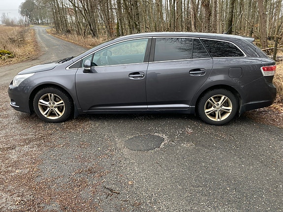 Toyota Avensis 5 of 23