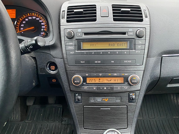 Toyota Avensis 20 of 23