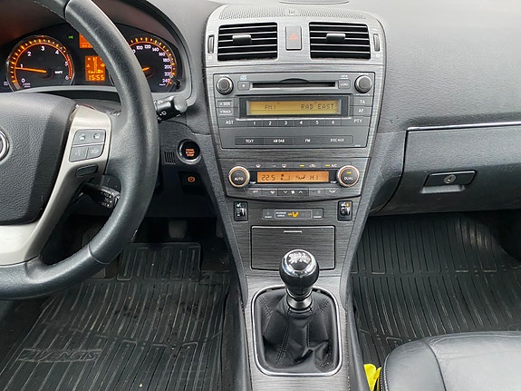 Toyota Avensis 19 of 23