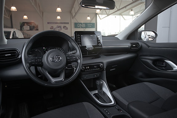 Toyota Yaris 16 of 30
