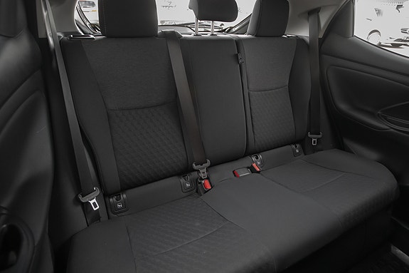 Toyota Yaris 30 of 30